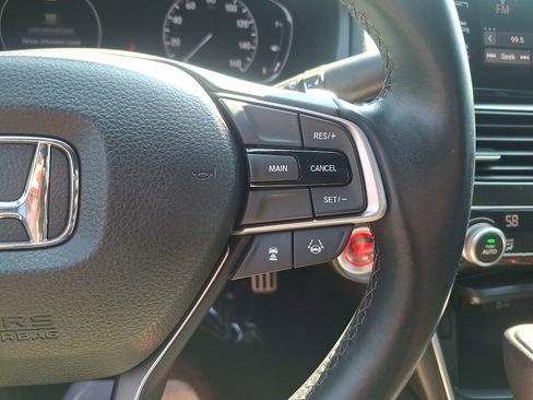 Used 2018 Honda Accord Sport image 21