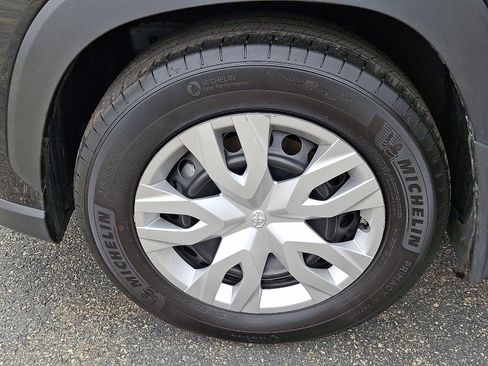 Used 2024 Toyota Corolla Cross L image 28