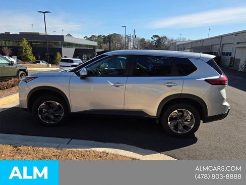 Used 2025 Nissan Rogue SV FWD image 3