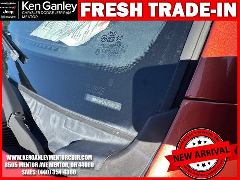 Used 2009 Kia Spectra5 SX FWD image 13