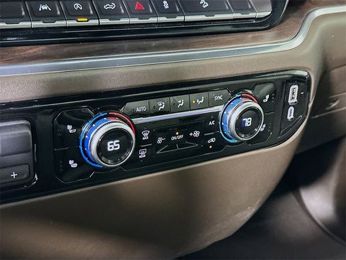 Used 2023 GMC Sierra 1500 SLT w/ X31 Off-Road Package image 14