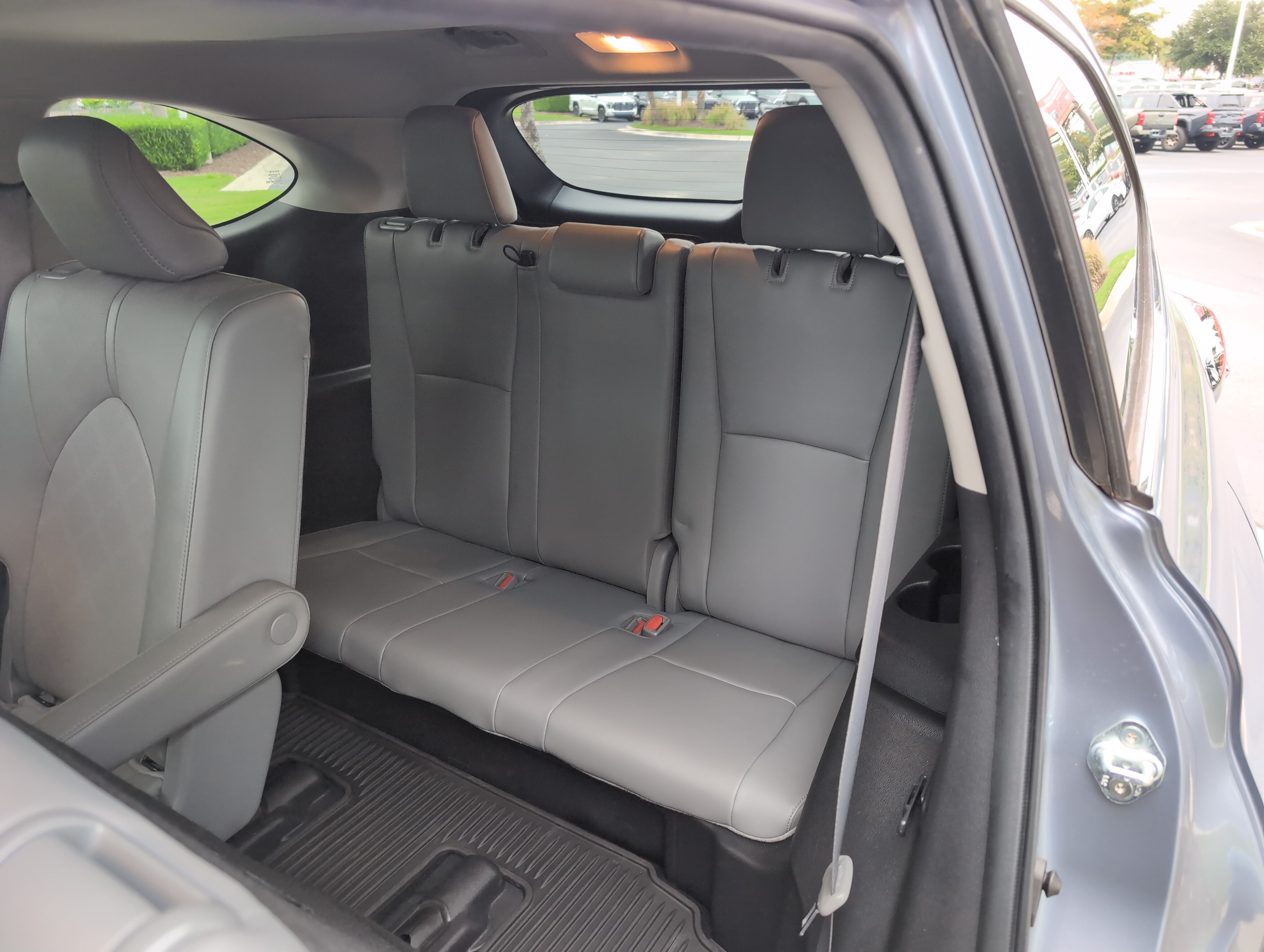 Used 2022 Toyota Highlander Platinum FWD image 31