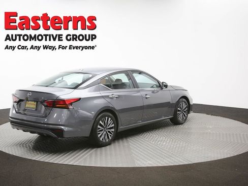 Used 2025 Nissan Altima 2.5 SV image 40