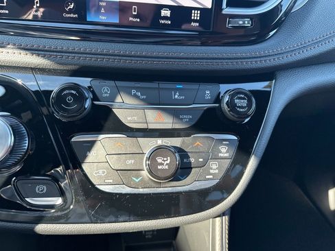 New 2026 Chrysler Pacifica Pinnacle w/ Trailer Tow Group image 69