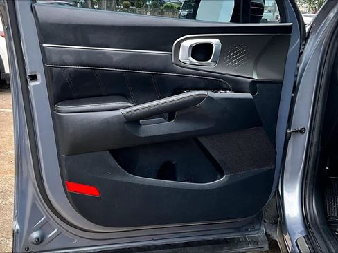 Used 2023 Kia Sorento SX image 22