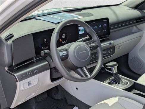 Used 2025 Hyundai Kona SEL FWD image 10