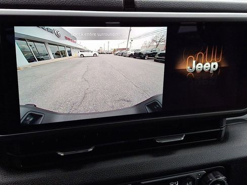 Used 2024 Jeep Gladiator Sport image 21