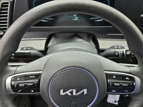 Certified 2025 Kia Sportage LX image 29