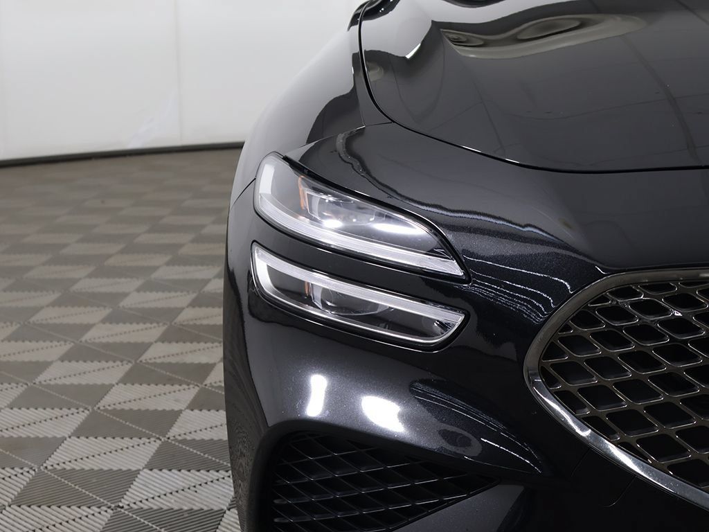 Used 2023 Genesis G70 2.0T AWD/4WD image 13