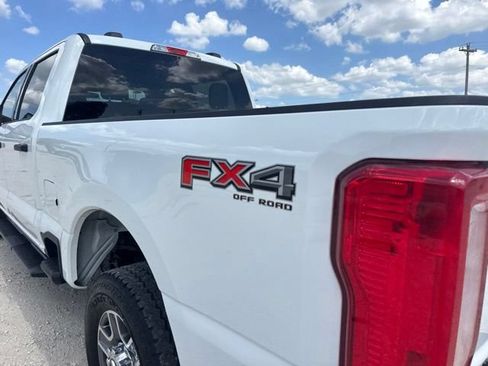 Used 2025 Ford F250 XLT w/ FX4 Off-Road Package AWD/4WD image 12