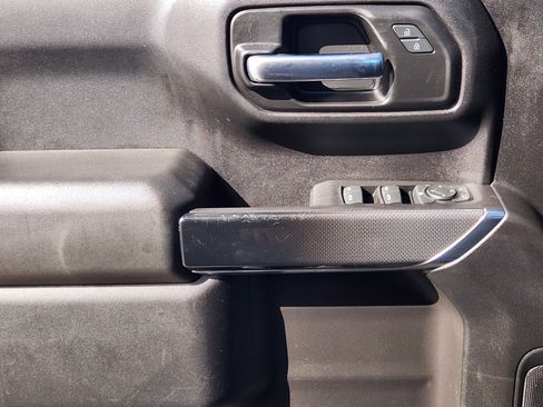 Used 2021 Chevrolet Silverado 1500 Custom Trail Boss w/ Midnight Edition image 22