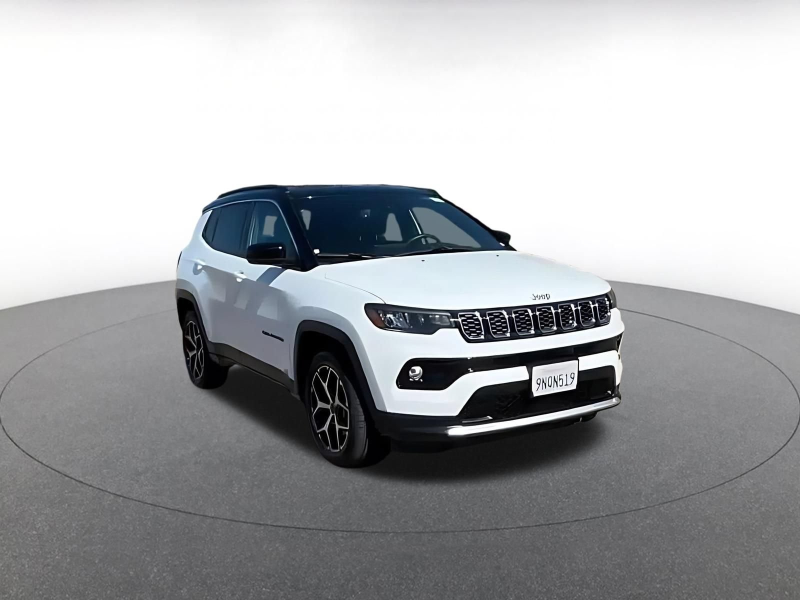 Used 2025 Jeep Compass Limited AWD/4WD image 3