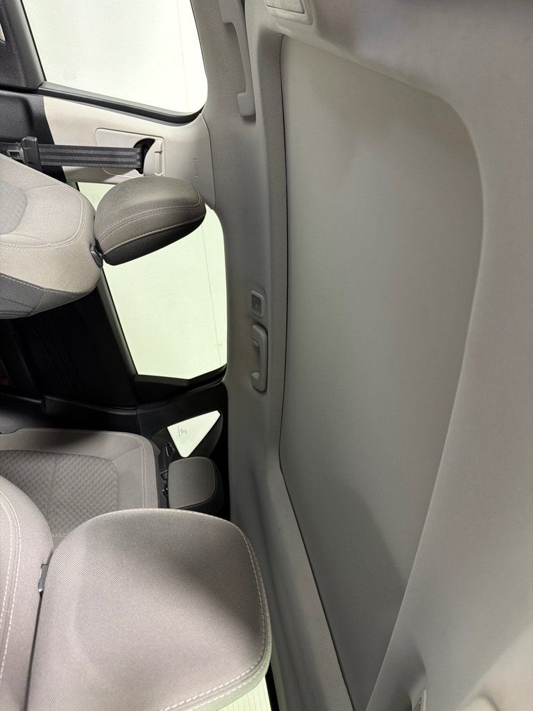 Used 2021 Ford Escape SE w/ SE Sport Appearance Package AWD/4WD image 13