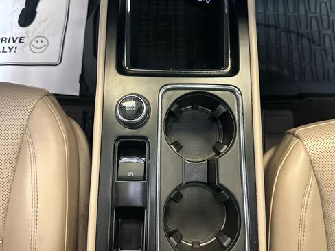 Used 2023 Lincoln Corsair AWD w/ Equipment Group 101A image 24