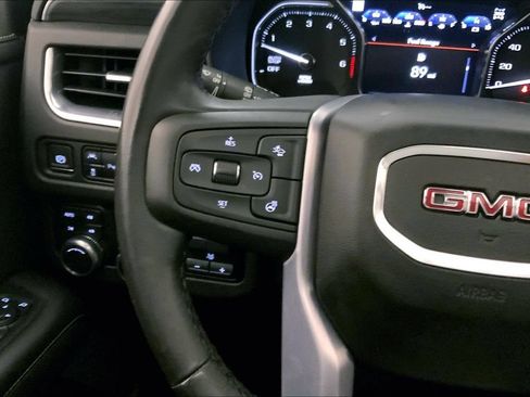 Used 2021 GMC Yukon SLT w/ SLT Luxury Plus Package AWD/4WD image 18