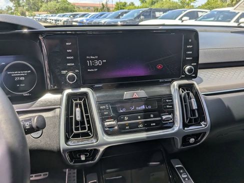 Certified 2023 Kia Sorento SX AWD/4WD image 25