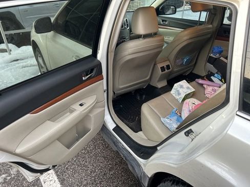 Used 2014 Subaru Outback 2.5i Limited w/ Moonroof Package image 9