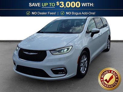 Used 2023 Chrysler Pacifica Touring-L