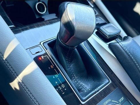 Used 2015 Lexus LS 460 image 28