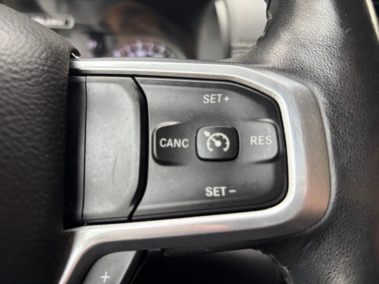 Used 2019 RAM 1500 Laramie AWD/4WD image 31