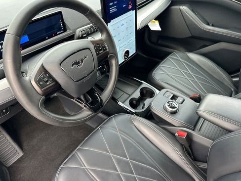Certified 2022 Ford Mustang Mach-E Select image 12