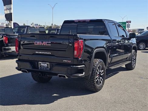 Used 2024 GMC Sierra 1500 AT4 w/ Technology Package image 5