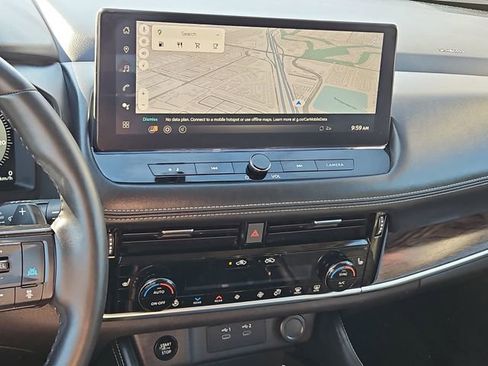 Certified 2025 Nissan Rogue Platinum w/ Platinum Premium Package image 12