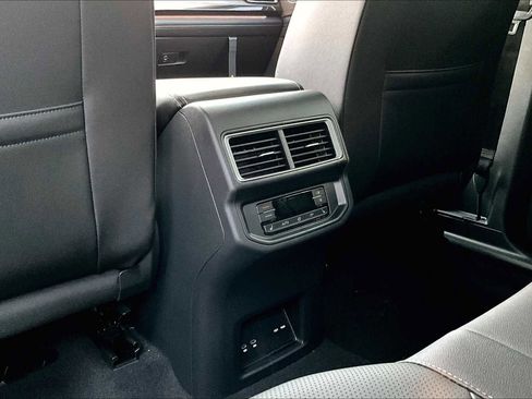 New 2025 Volkswagen Atlas SEL Premium R-Line image 18