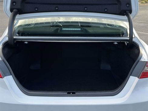 Used 2023 Toyota Camry SE image 13