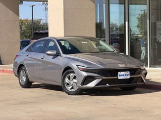 New 2026 Hyundai Elantra SE video 2