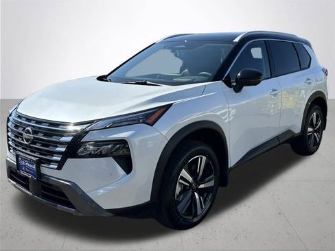 New 2025 Nissan Rogue SL w/ Tech Package image 2