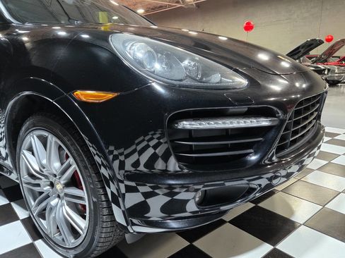 Used 2013 Porsche Cayenne GTS image 32
