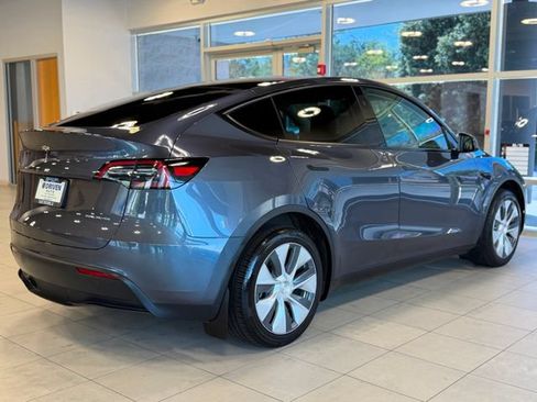 Used 2023 Tesla Model Y Long Range AWD/4WD image 11