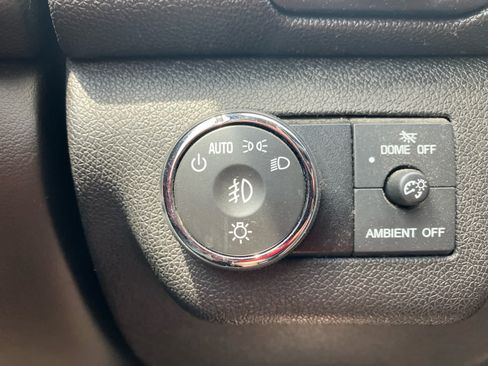 Used 2017 Chevrolet Traverse LT FWD image 14