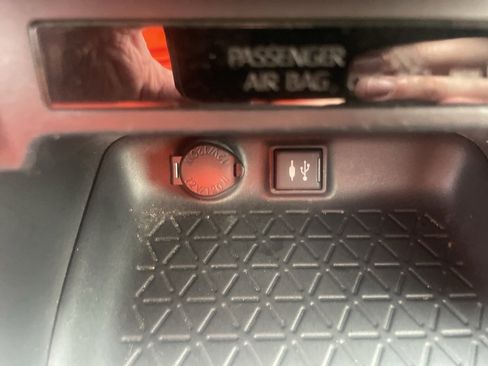 Used 2019 Toyota RAV4 XLE image 20