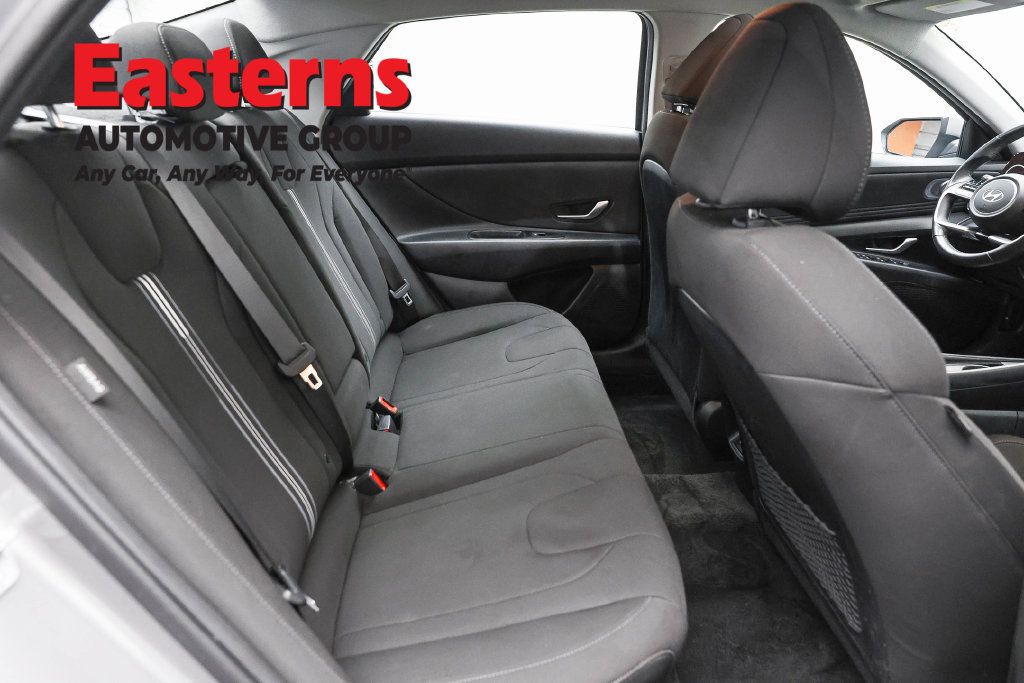 Used 2025 Hyundai Elantra SEL FWD image 26