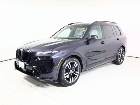 Used 2026 BMW X7 xDrive40i w/ M Sport Package image 11