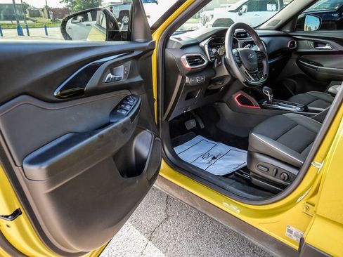 Used 2023 Chevrolet TrailBlazer RS w/ Convenience Package FWD image 40