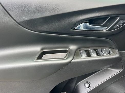 Used 2021 Chevrolet Equinox LT FWD image 11