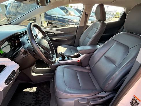 Used 2020 Chevrolet Bolt Premier w/ Infotainment Package FWD image 25