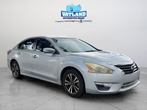 Used 2015 Nissan Altima 2.5 S w/ Power Driver Seat Package FWD image 7