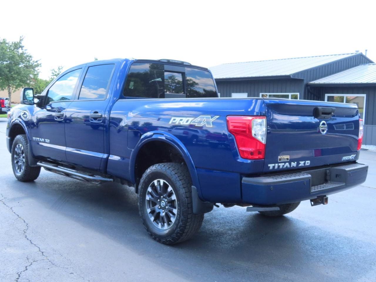 Used 2019 Nissan Titan PRO-4X w/ Pro-4x Convenience Package AWD/4WD image 4