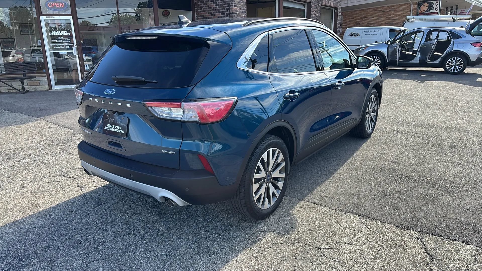 Used 2020 Ford Escape Titanium AWD/4WD image 15