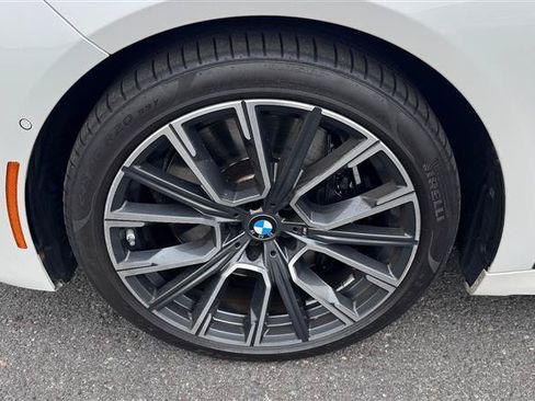 Used 2022 BMW 740i w/ M Sport Package RWD image 36