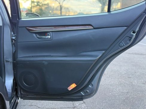 Used 2013 Lexus ES 350 w/ Luxury Pkg image 20