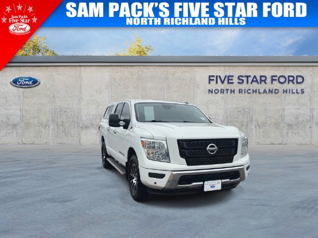 Used 2020 Nissan Titan SV w/ SV Convenience Package AWD/4WD image 3
