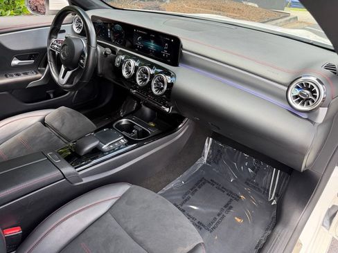 Used 2022 Mercedes-Benz CLA 250 4MATIC image 33