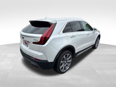 Used 2019 Cadillac XT4 Premium Luxury w/ Cold Weather Package AWD/4WD image 4
