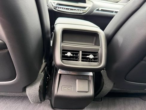 Used 2023 Cadillac Lyriq AWD image 19