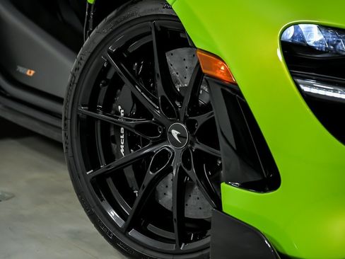 Used 2021 McLaren 765LT RWD image 4
